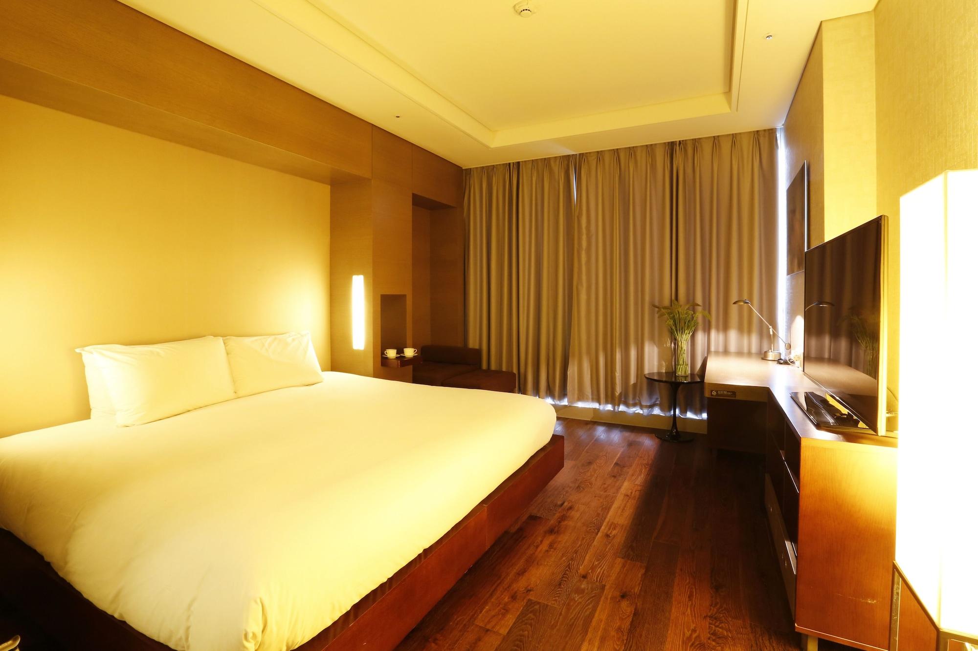 Grand Mercure Ambassador Changwon Exterior photo