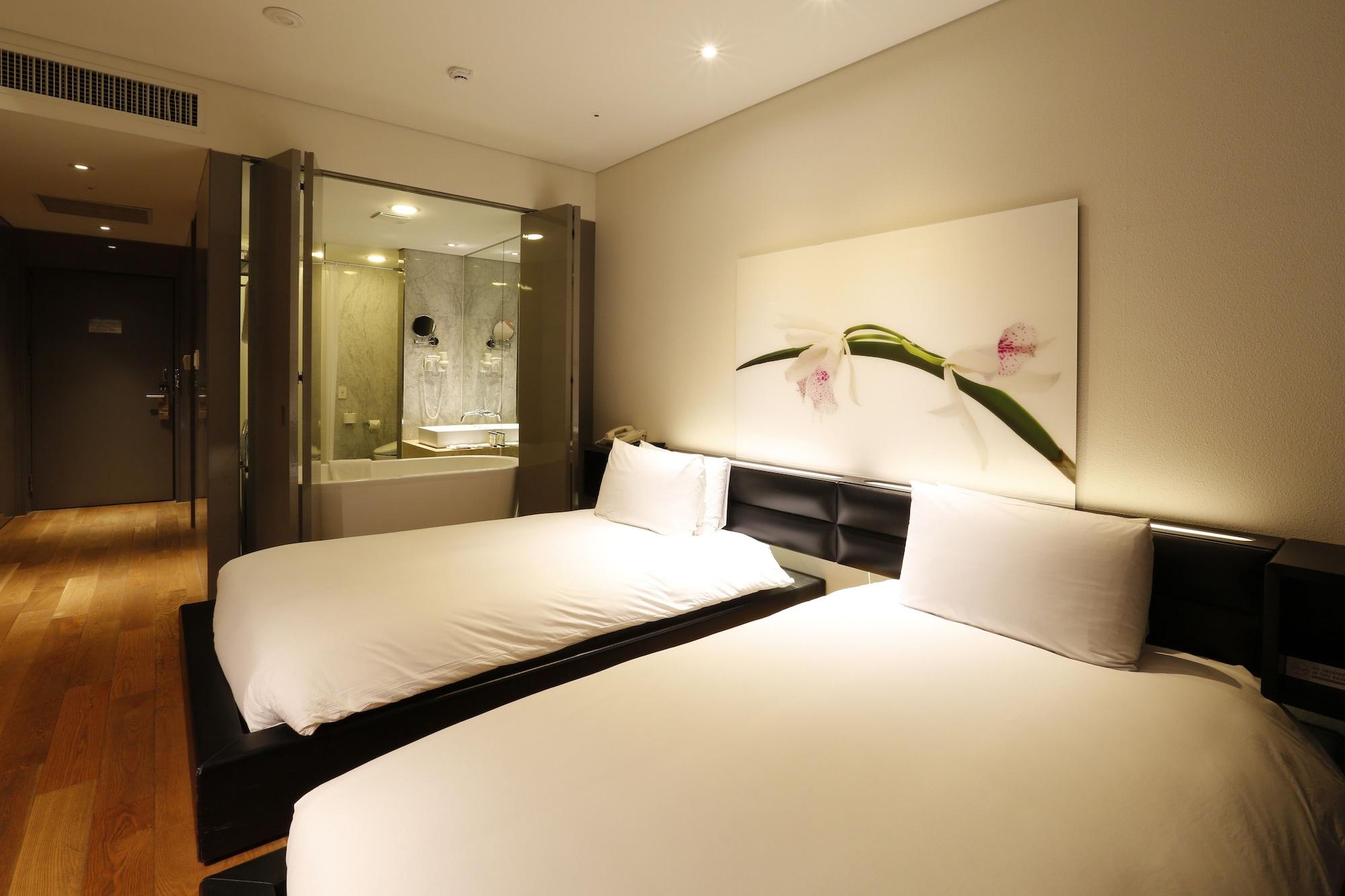 Grand Mercure Ambassador Changwon Exterior photo