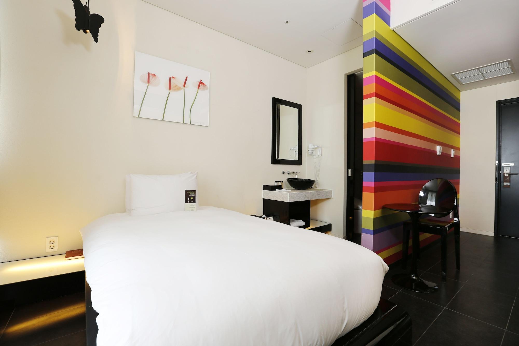 Grand Mercure Ambassador Changwon Exterior photo