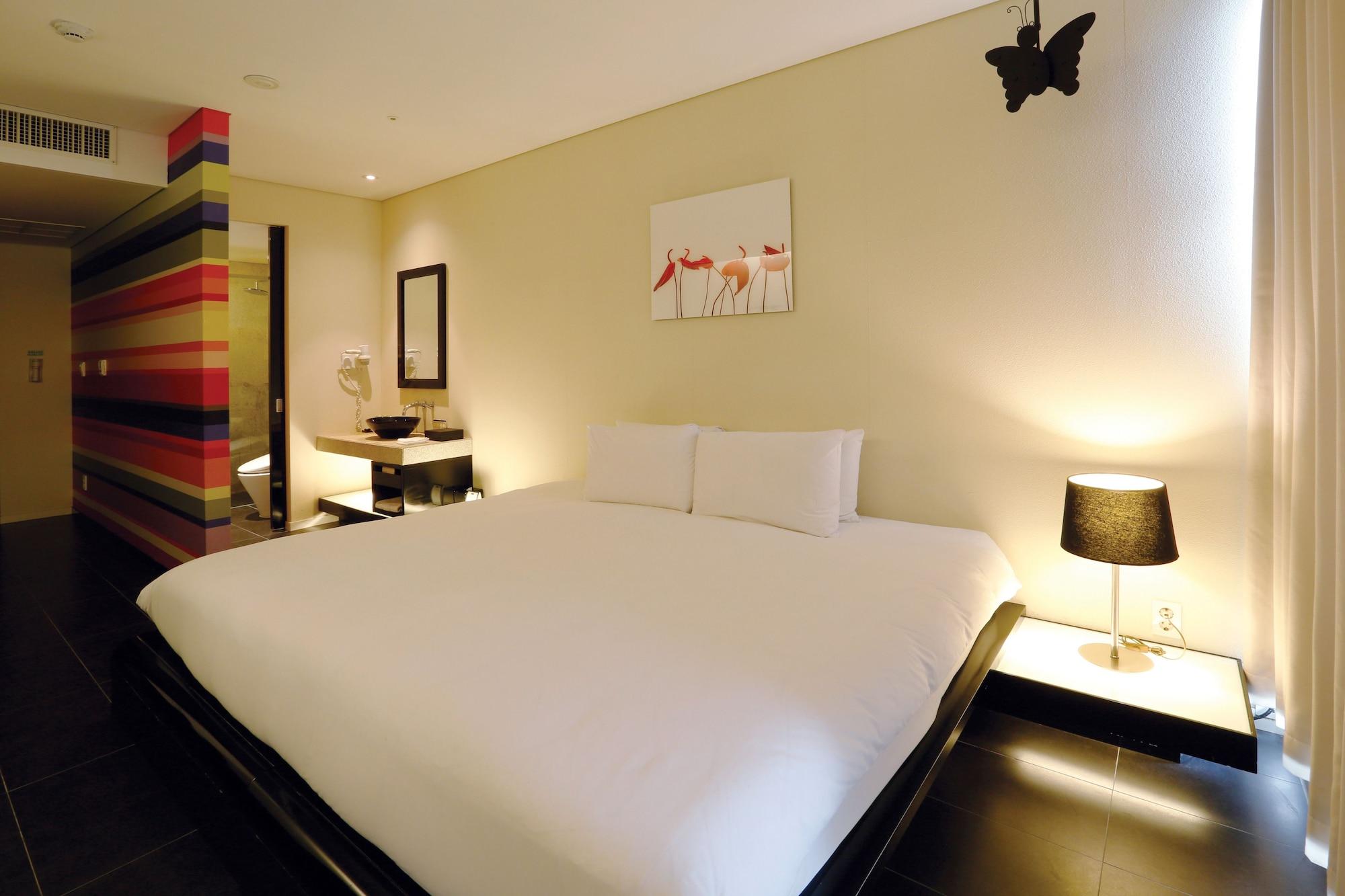 Grand Mercure Ambassador Changwon Exterior photo