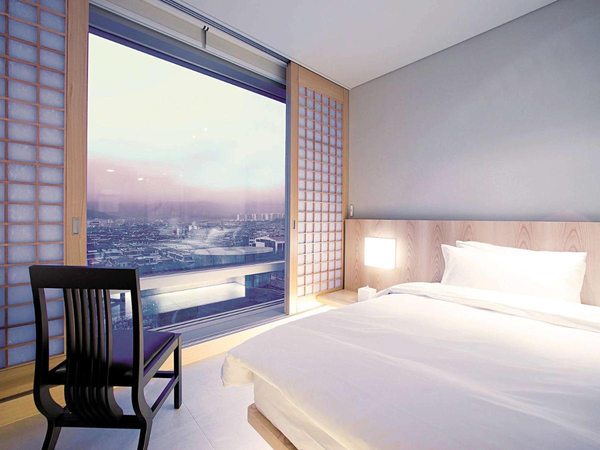 Grand Mercure Ambassador Changwon Exterior photo