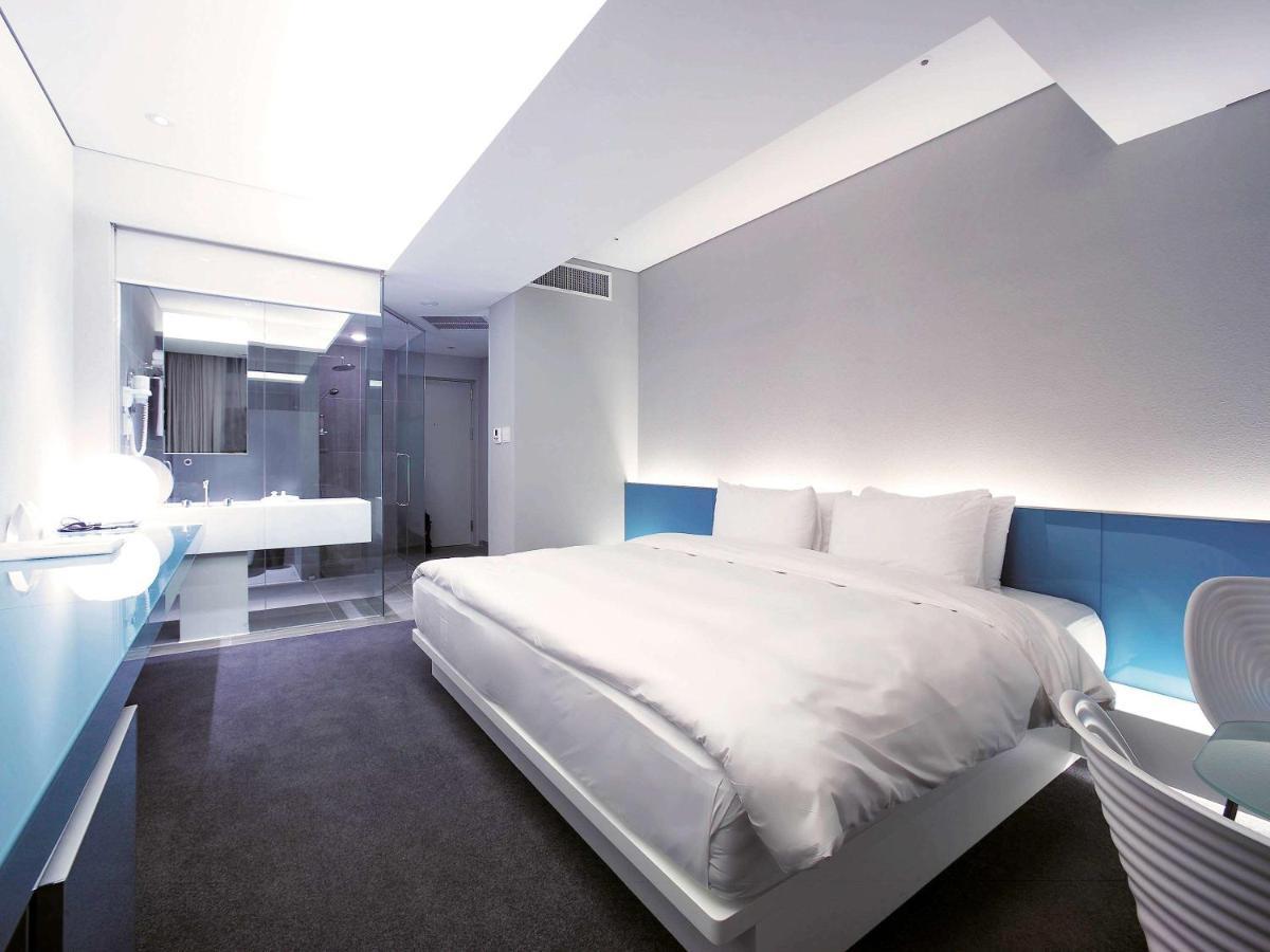 Grand Mercure Ambassador Changwon Exterior photo
