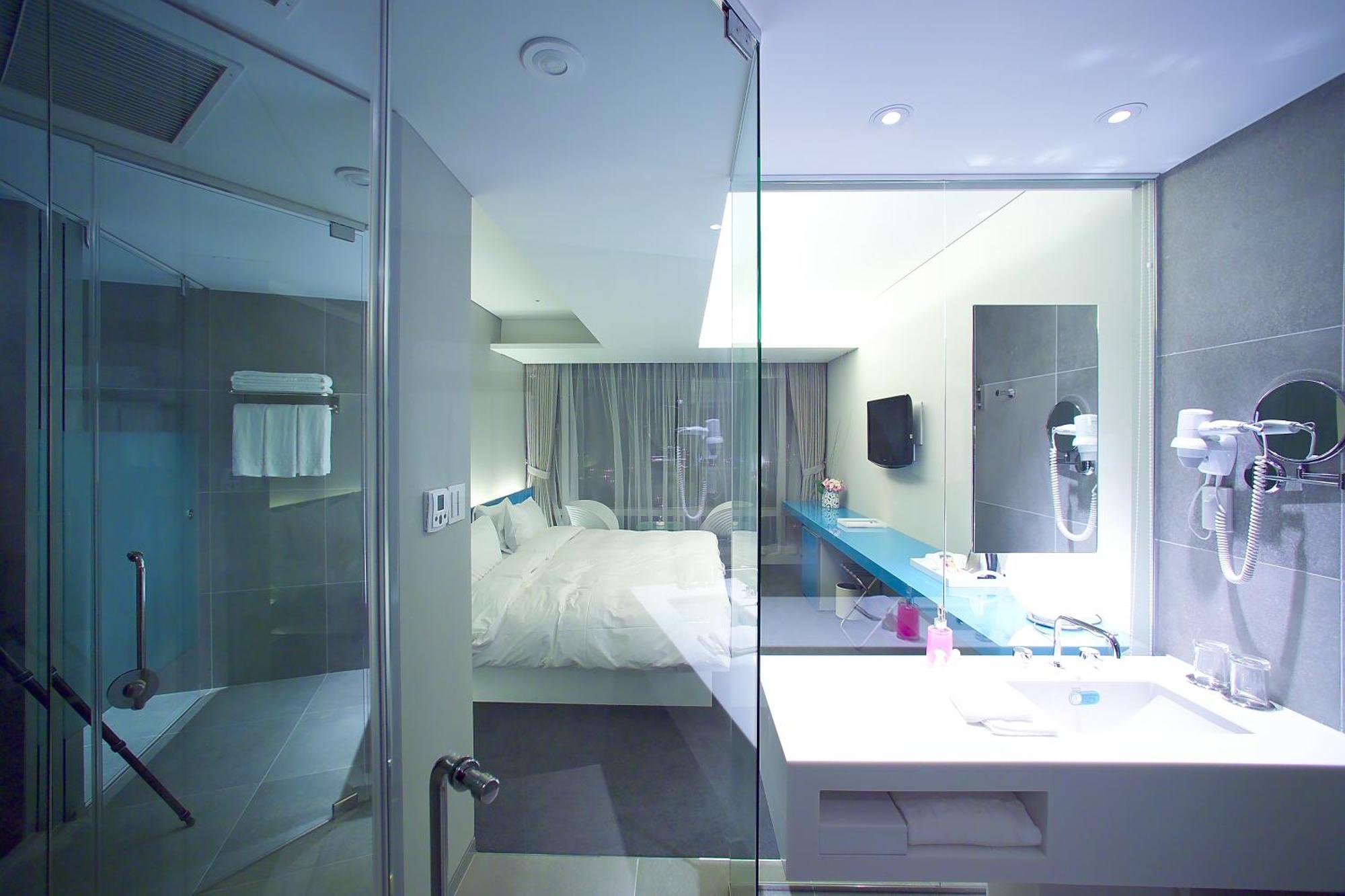 Grand Mercure Ambassador Changwon Exterior photo