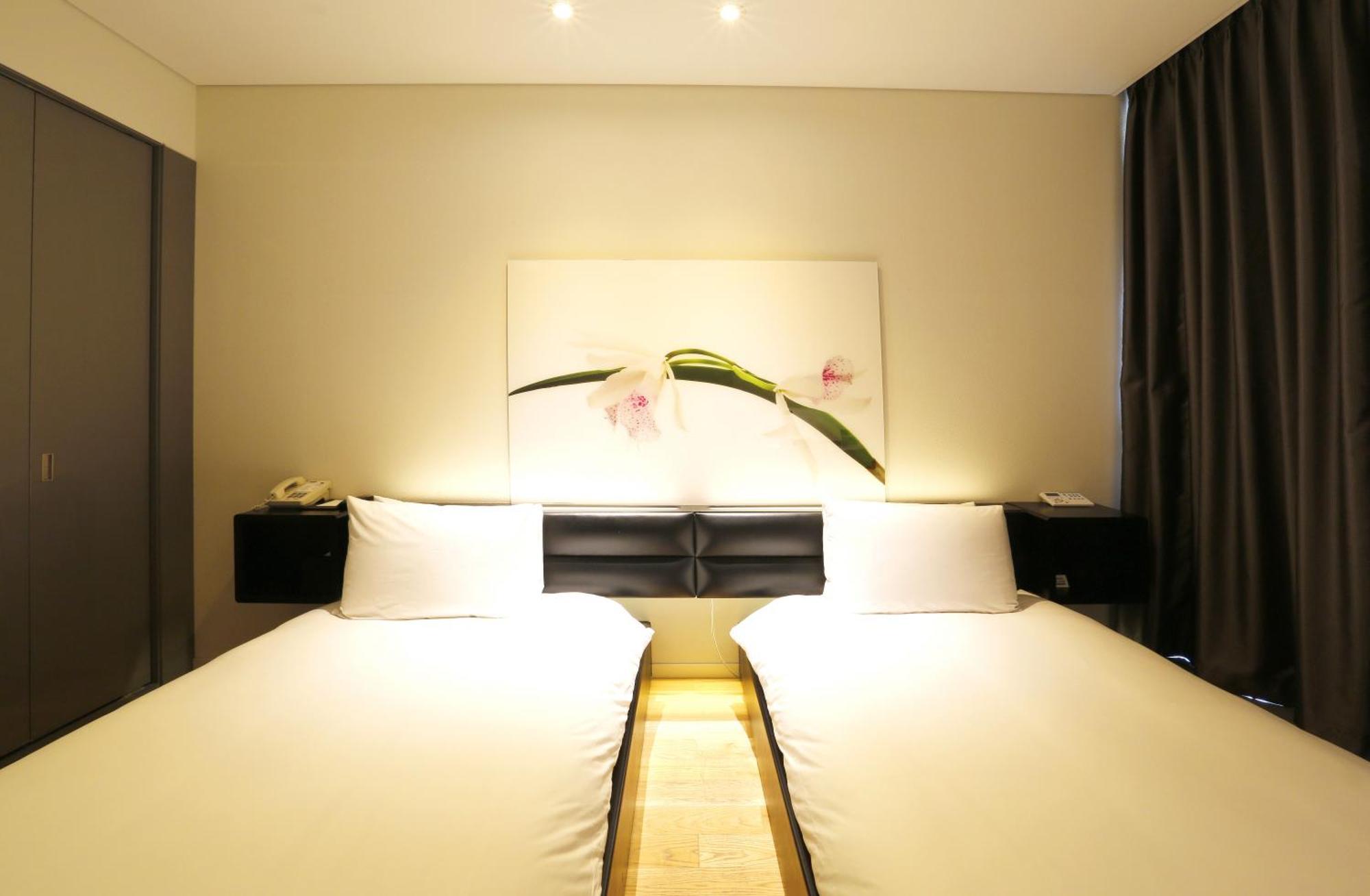 Grand Mercure Ambassador Changwon Exterior photo
