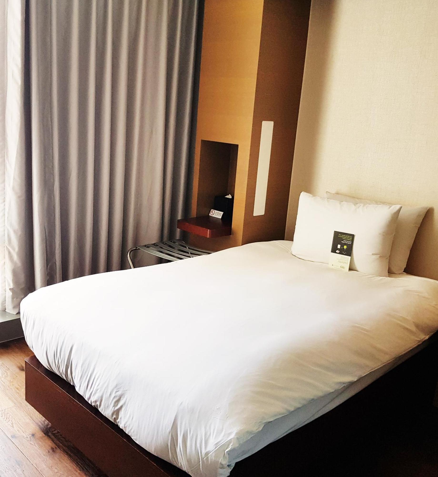 Grand Mercure Ambassador Changwon Exterior photo