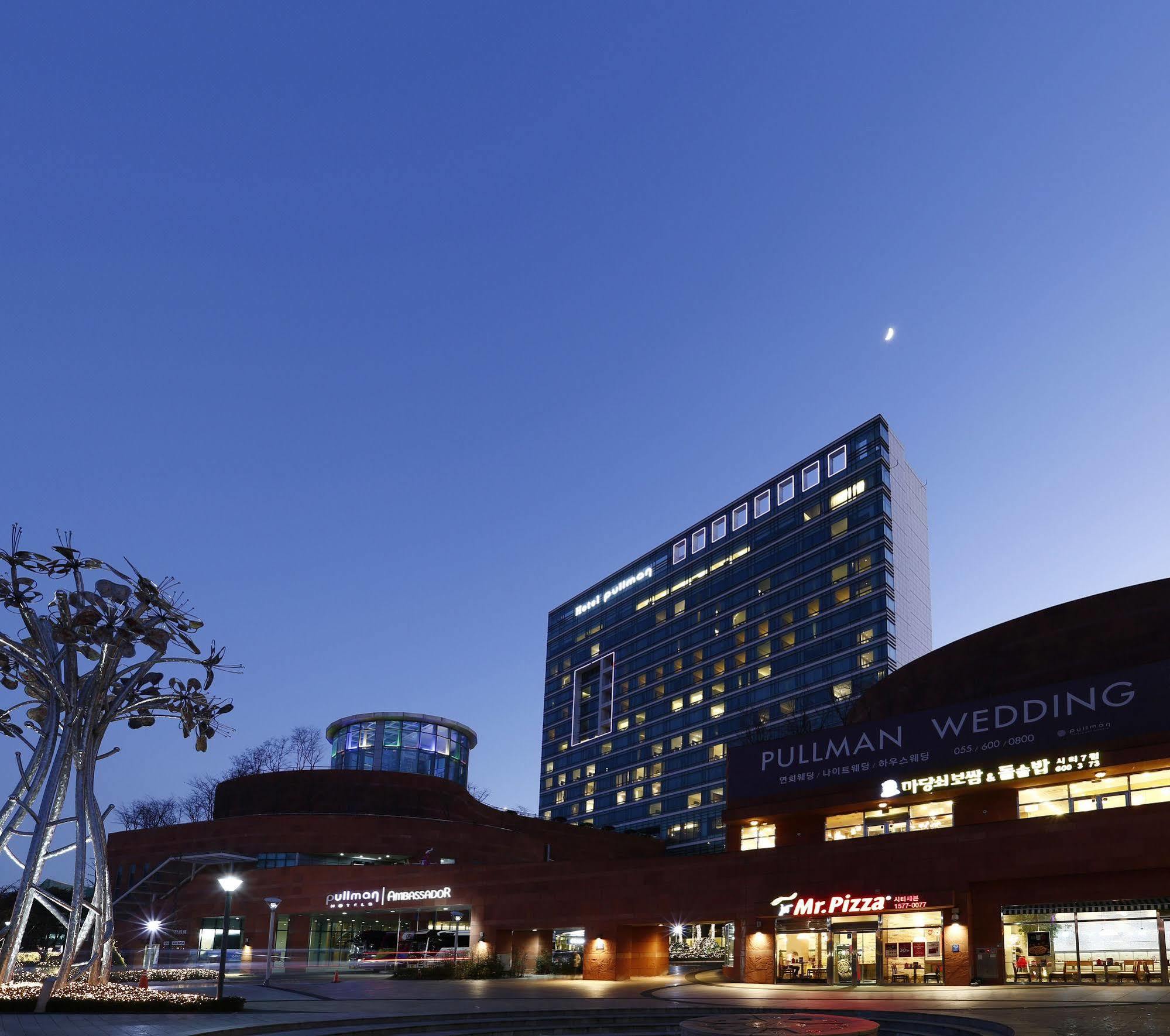 Grand Mercure Ambassador Changwon Exterior photo